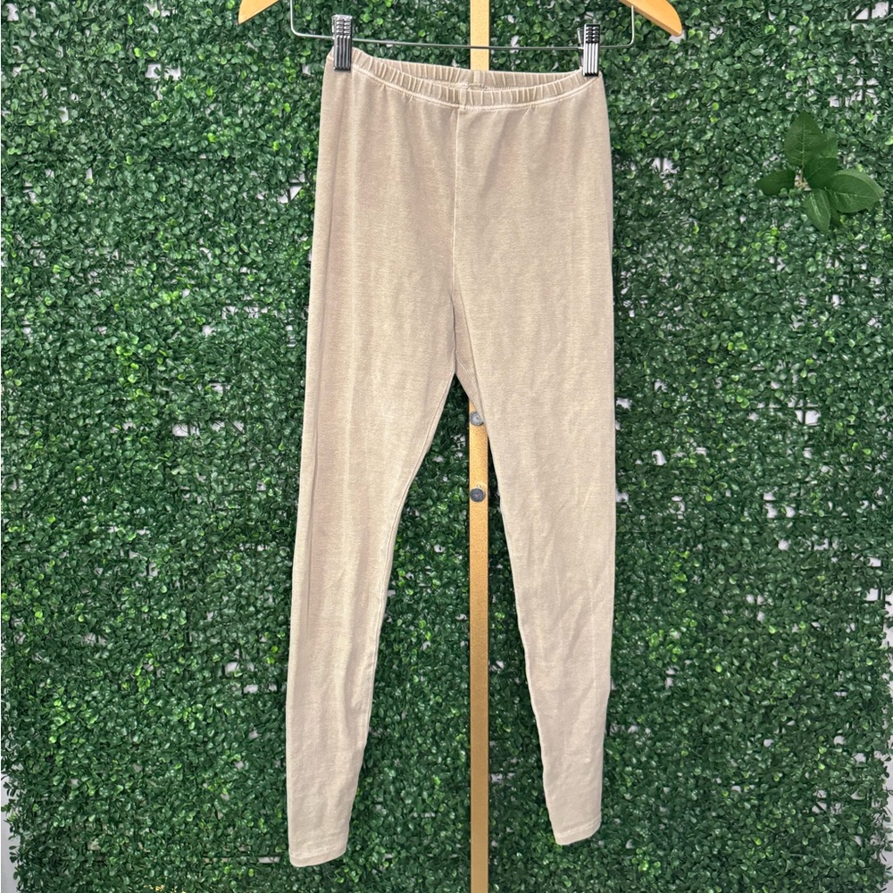 SKIMS Outdoor Leggings in Desert - Picture 2 of 5